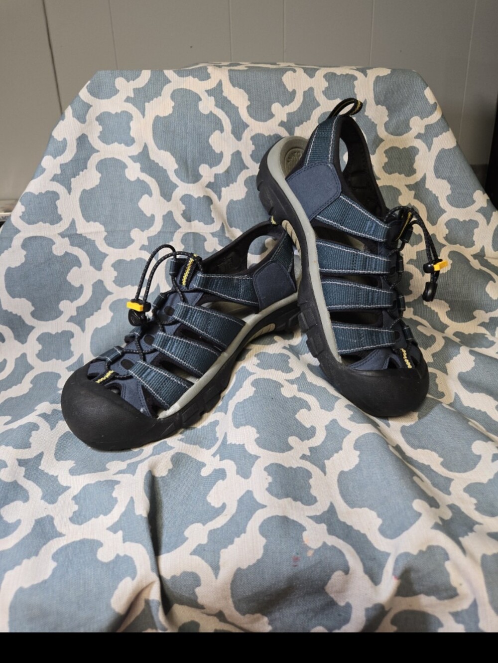 BASICALLY NEW Keen - Men's Newport H2 Hiking Sandal sz 10